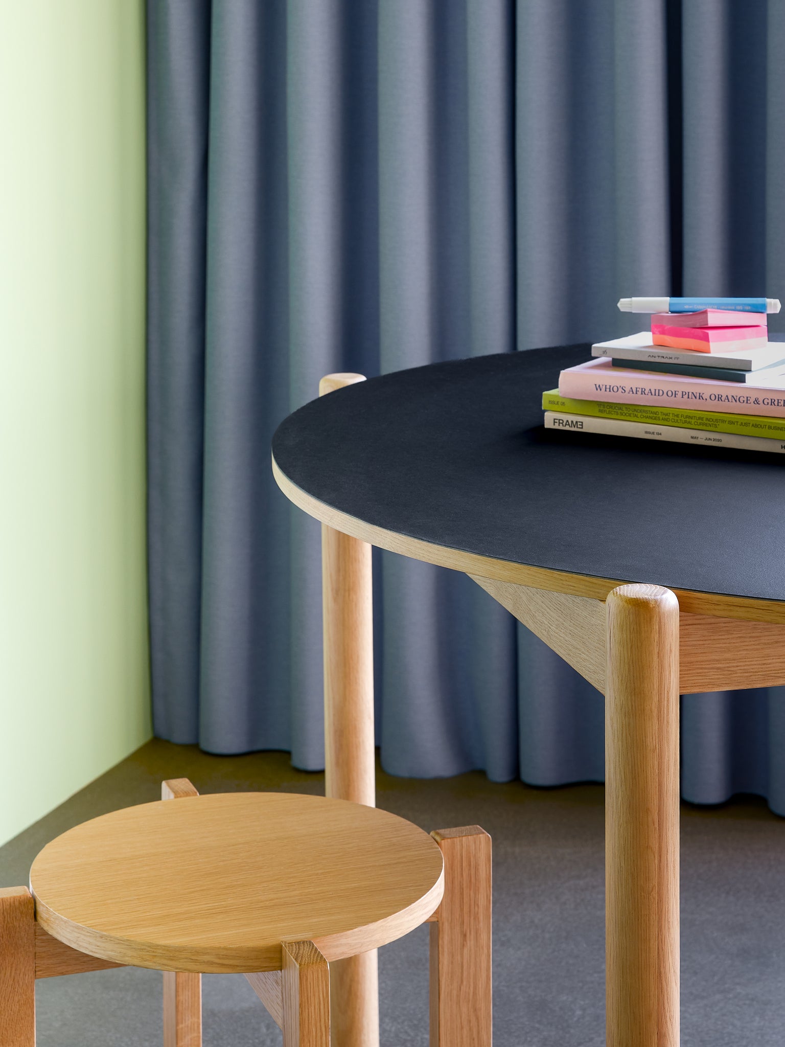 Oblique Dining Table Round Black