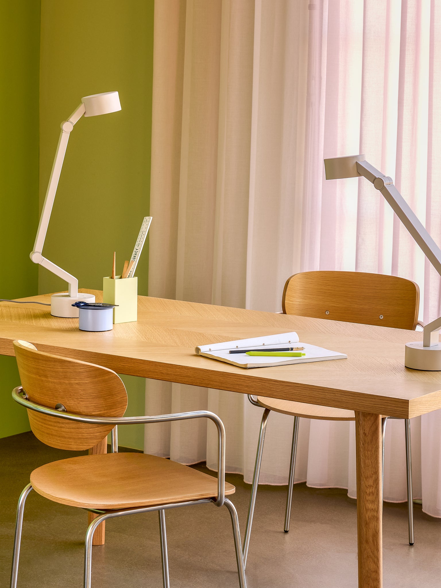 Verve Table Lamp Light grey