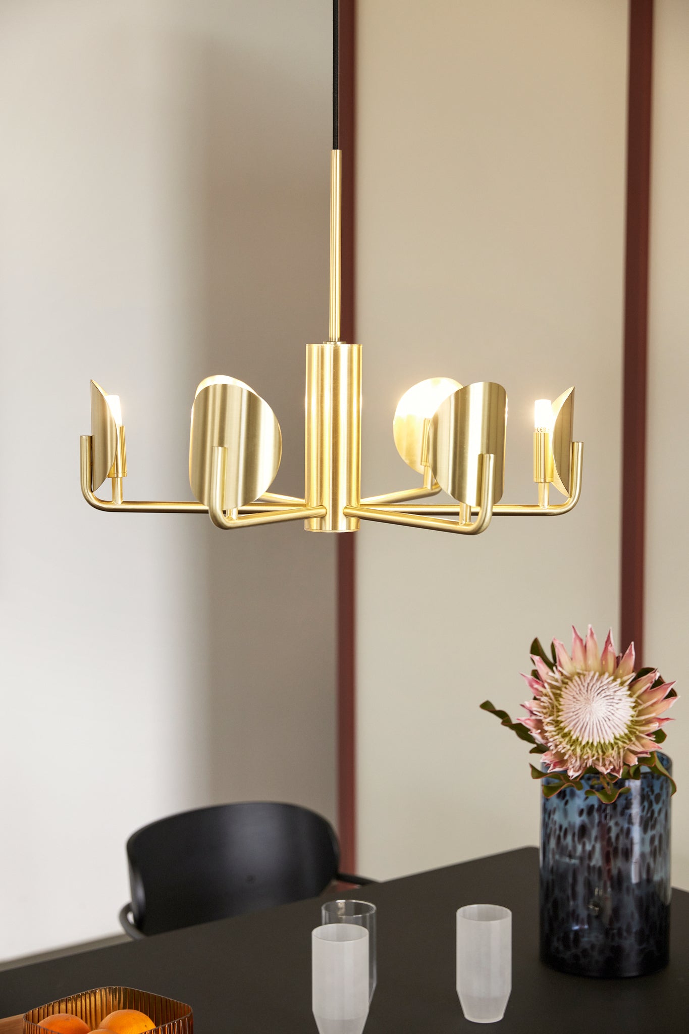 Pomp Chandelier Brass