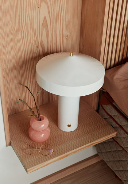 Hatto Table Lamp - Off-white