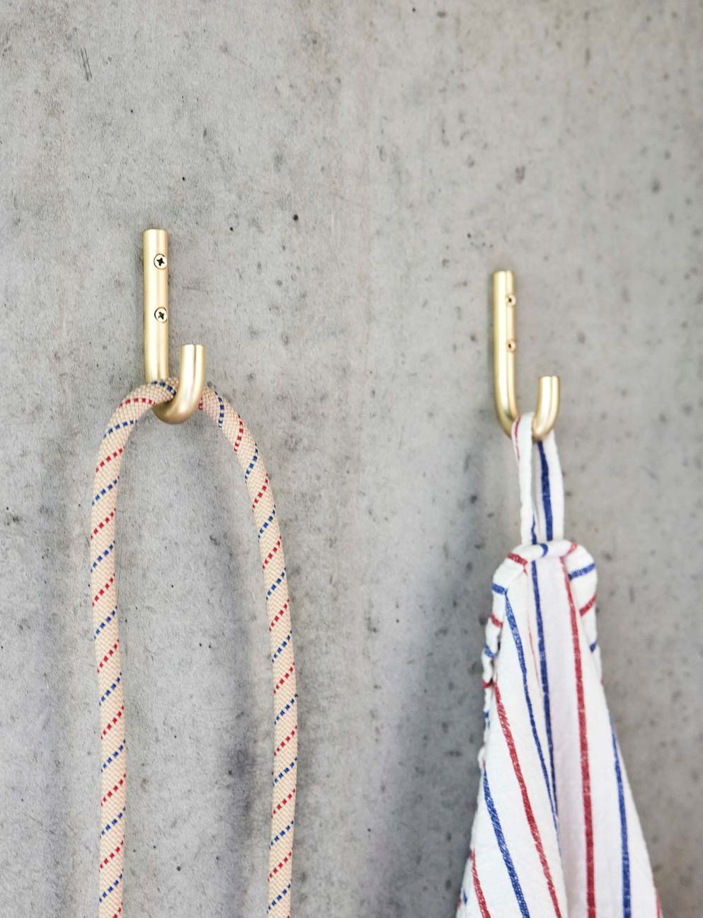 Pieni Hook - Brass, Pack of 2