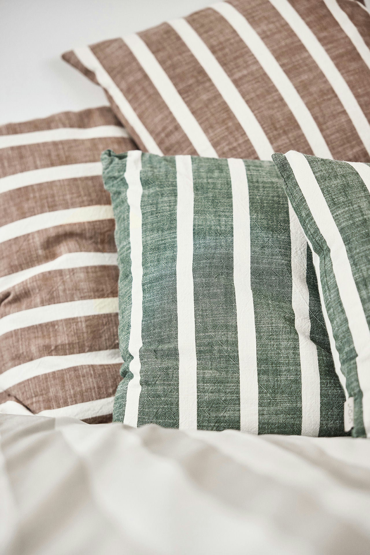 Kara Cushion Cover Long - Green-white