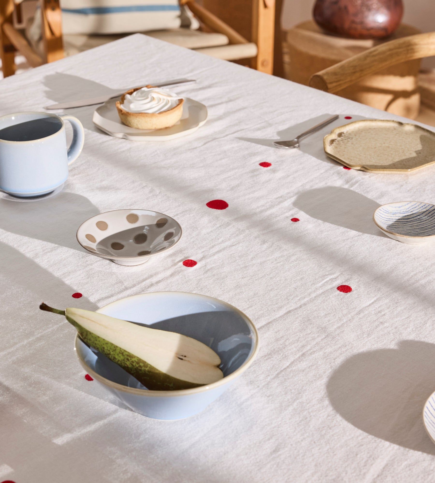Nori Tablecloth - White/Red - 200x140 cm