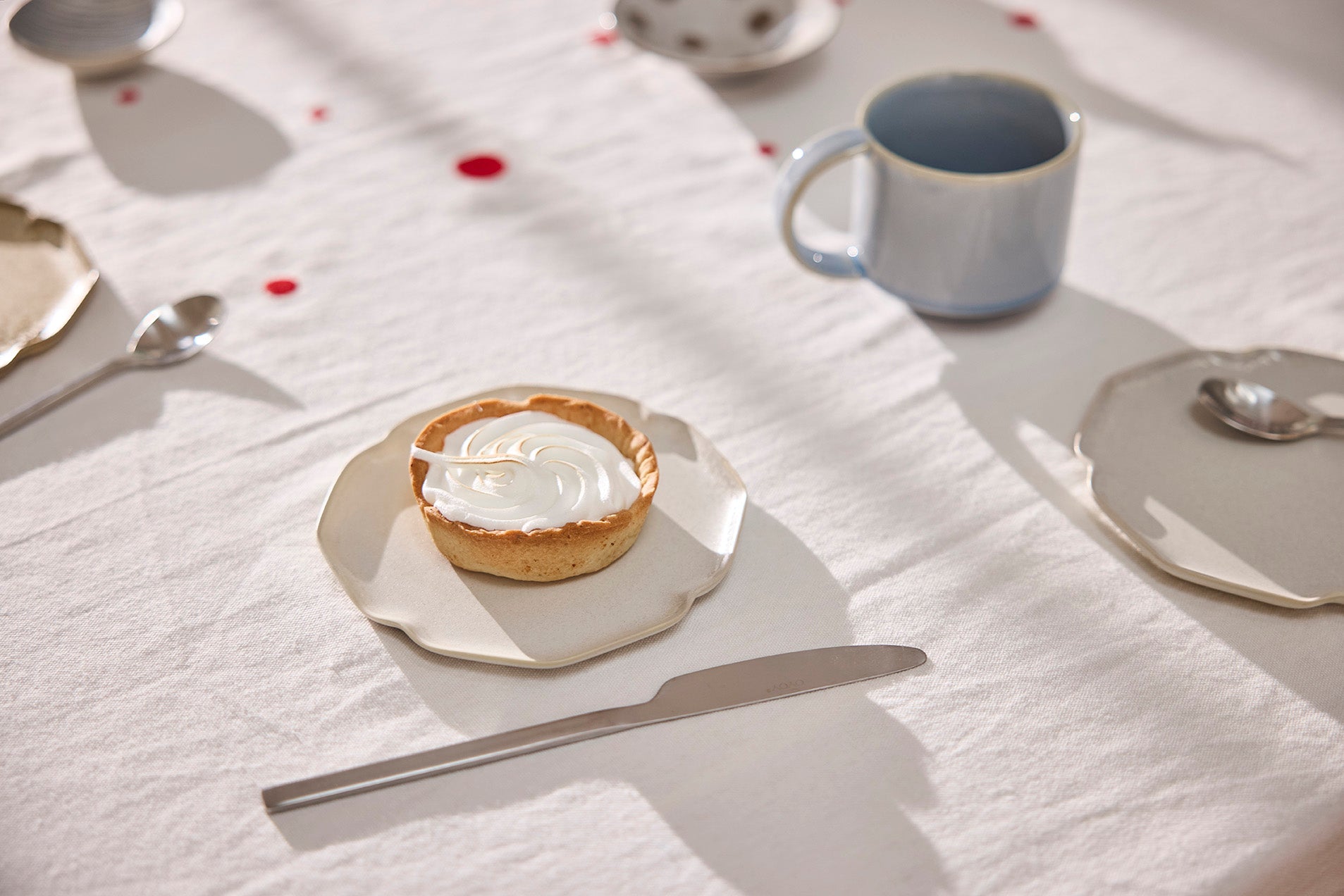 Nori Tablecloth - White/Red - 260x140 cm