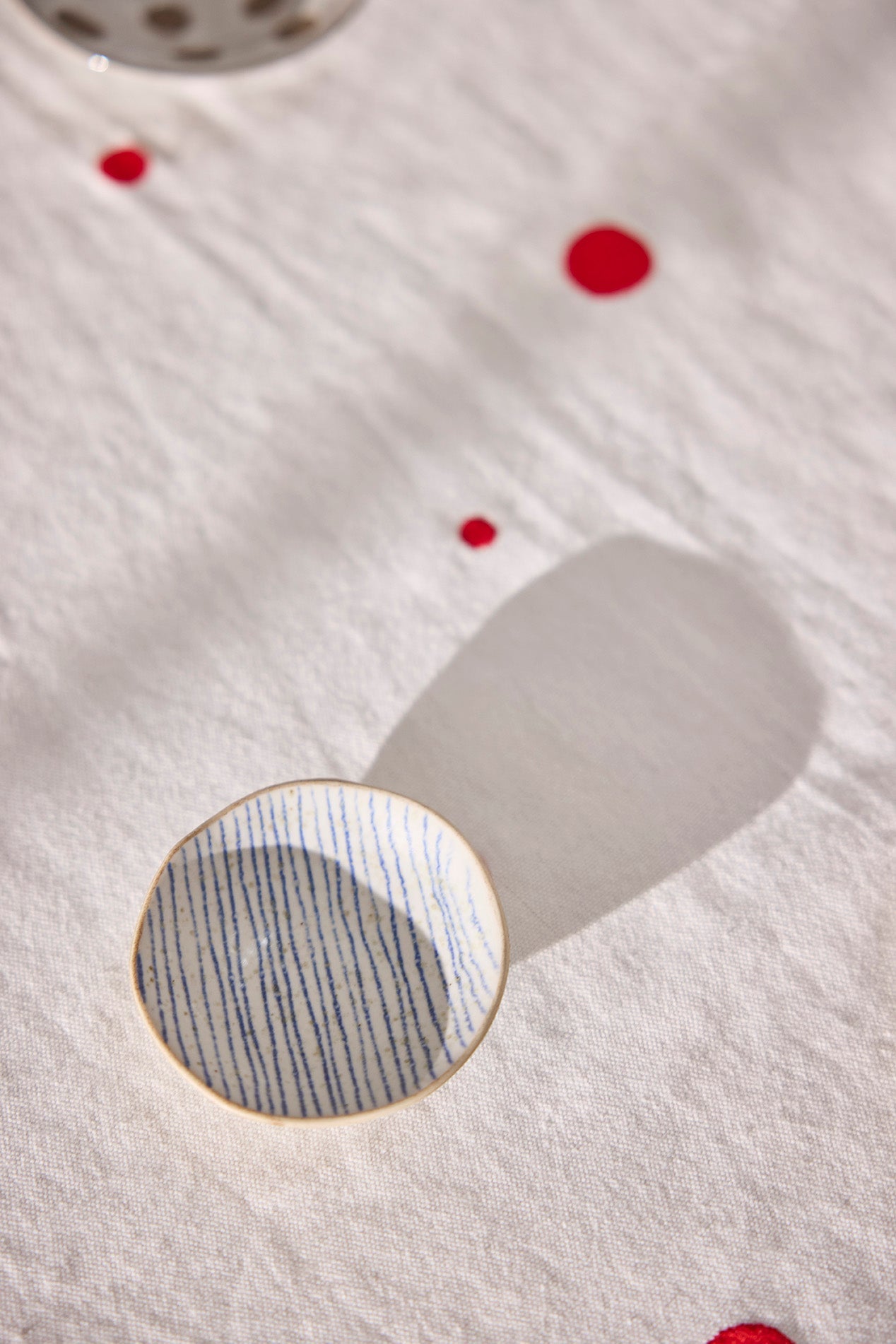 Nori Tablecloth - White/Red - 260x140 cm